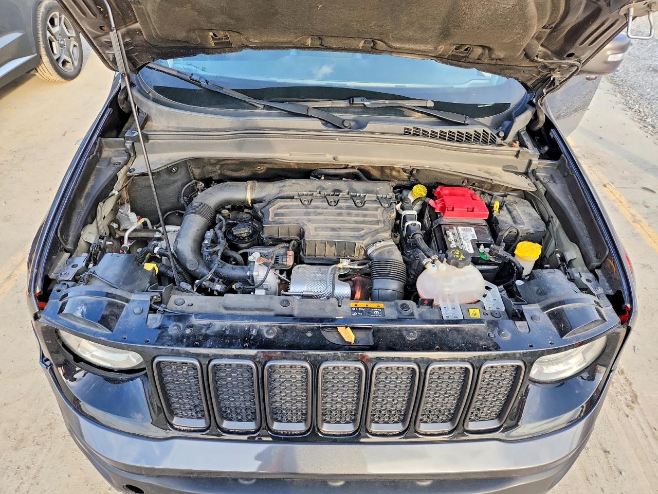 2021 Jeep Renegade VIN ZACNJDC14MPM36037 photo 12