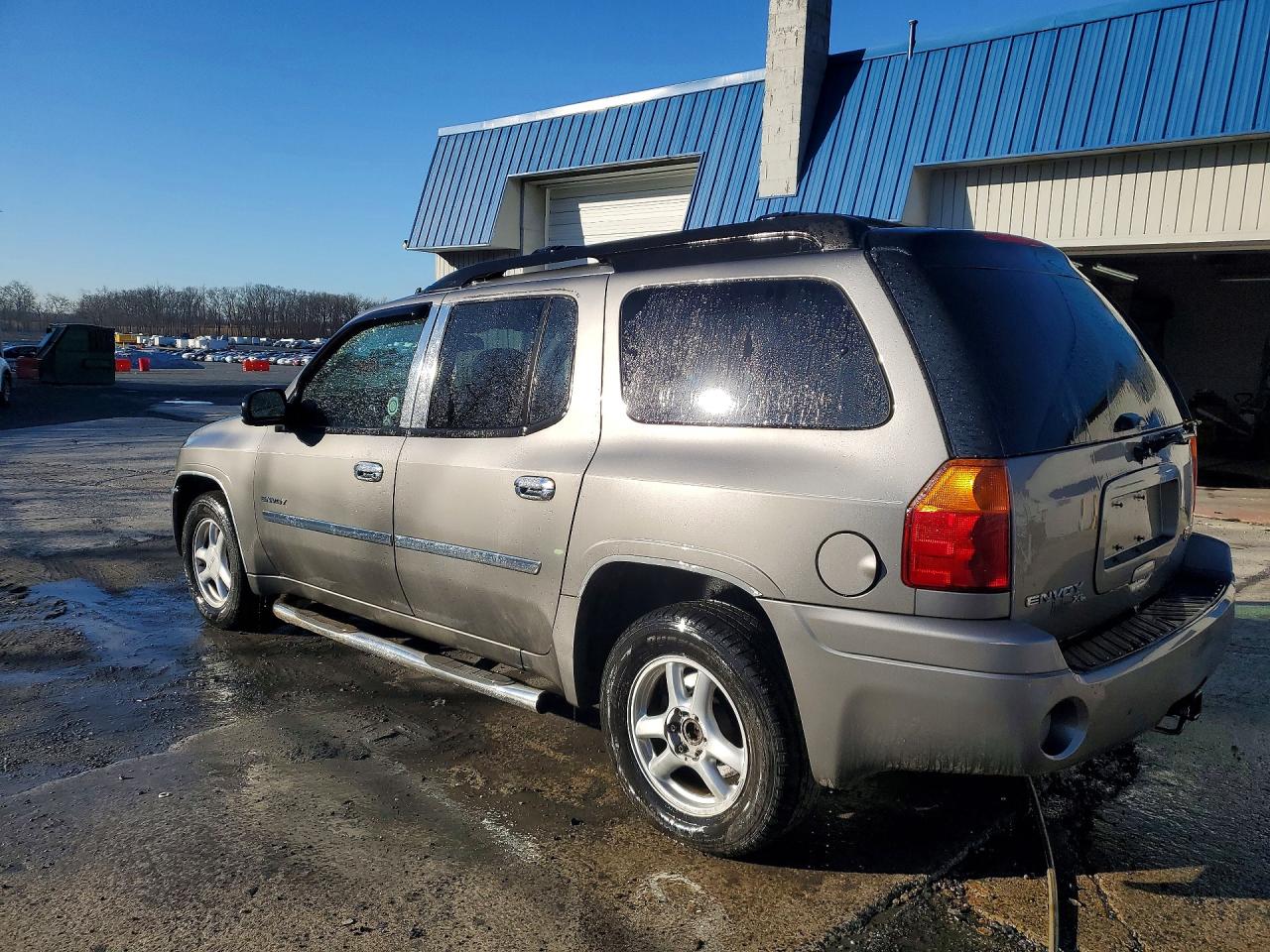 2006 GMC Envoy VIN 1GKET16S966171948 photo 2