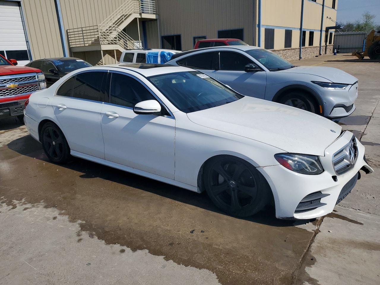 2017 Mercedes-Benz E-class VIN WDDZF4JB7HA125165 photo 4