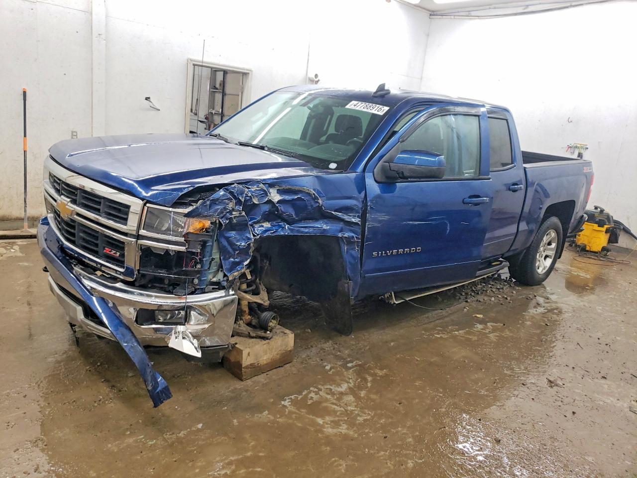 2015 Chevrolet Silverado VIN 3GCUKREC0FG306588 photo 1
