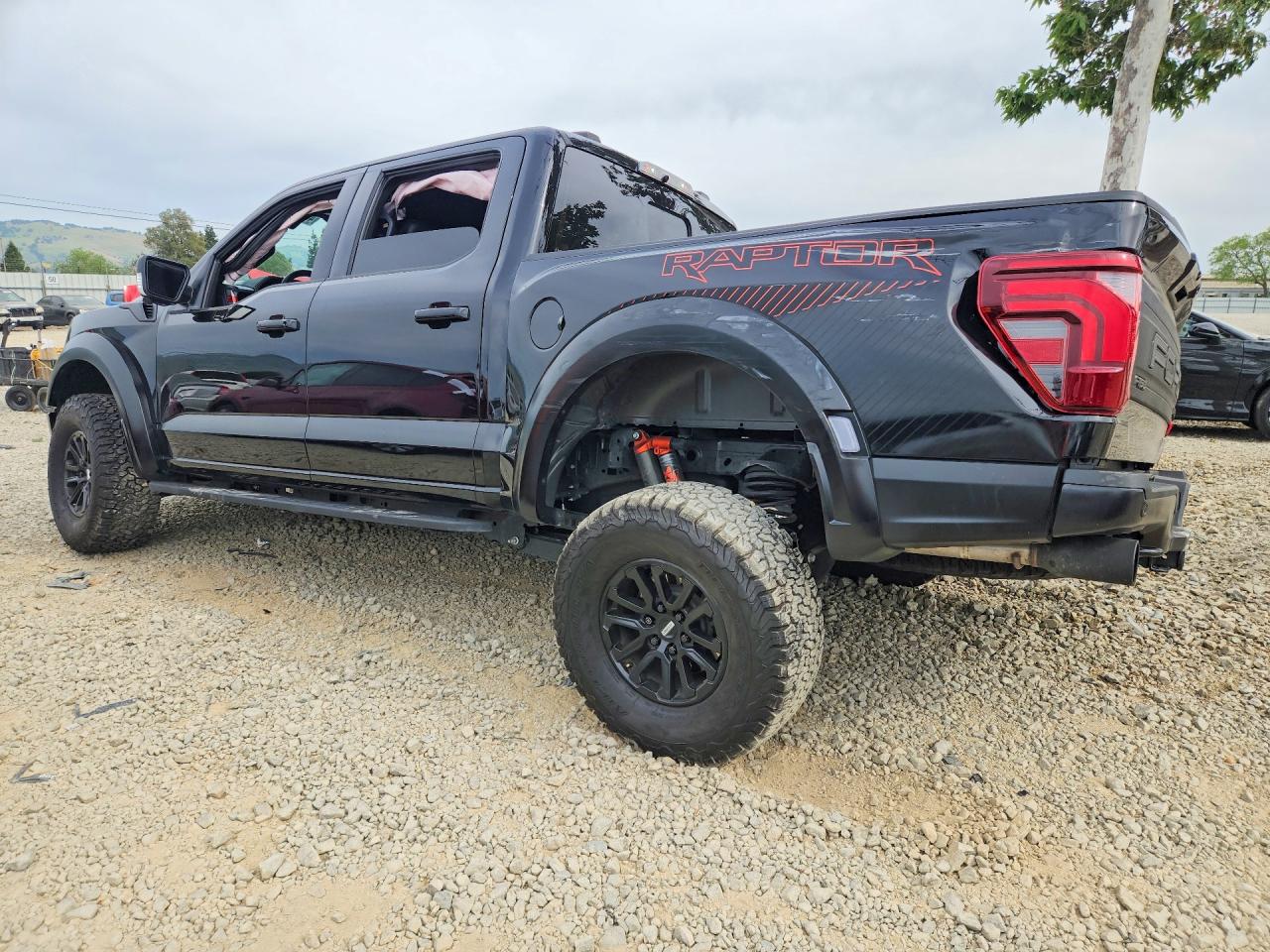 2025 Ford F150 VIN 1FTFW1RG5SFB39457 photo 2