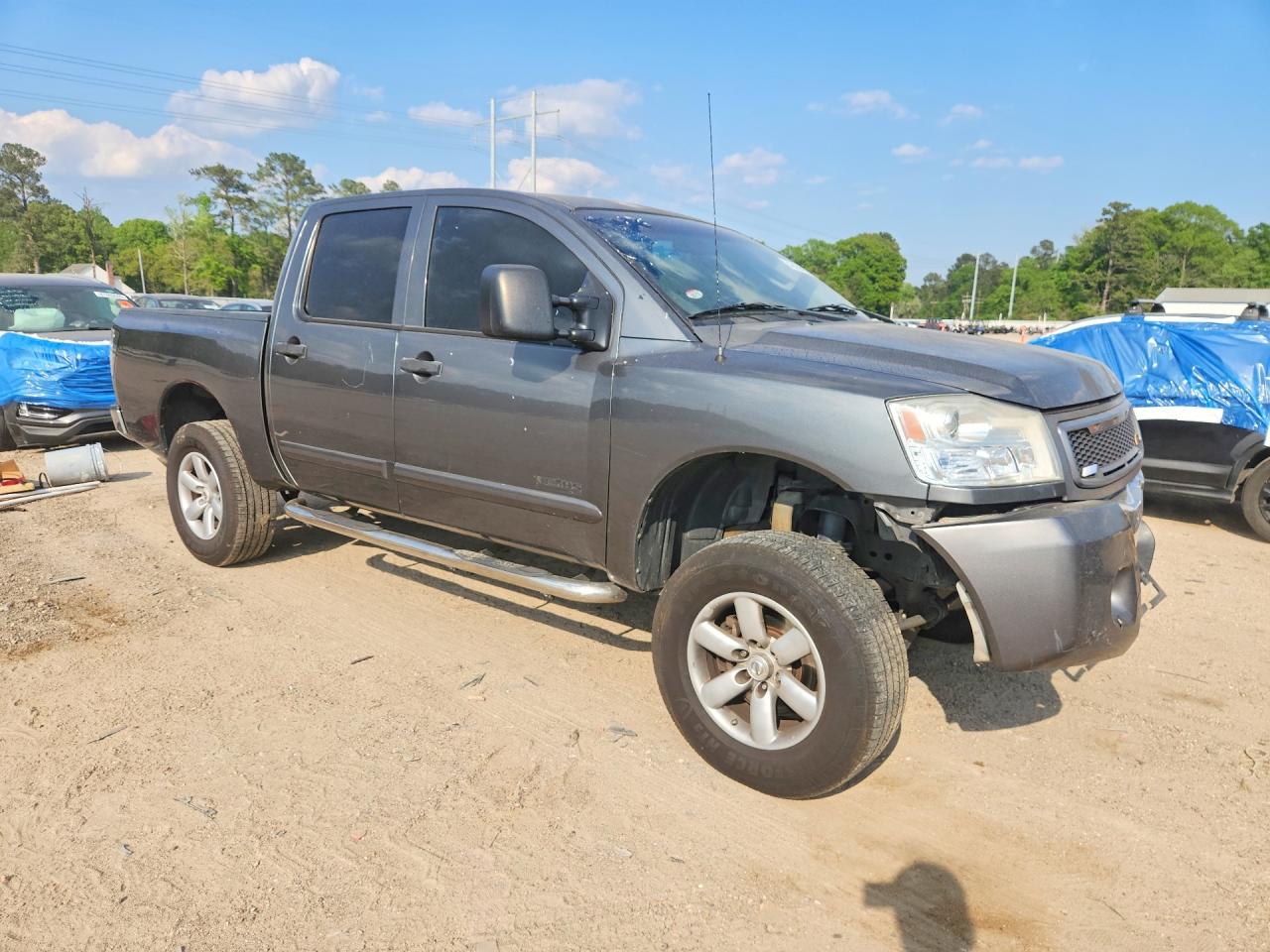 2011 Nissan TITAN VIN 1N6BA0EDXBN320270 photo 4