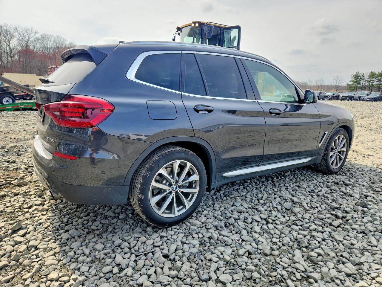 2019 BMW X3 VIN 5UXTR9C58KLE14032 photo 3