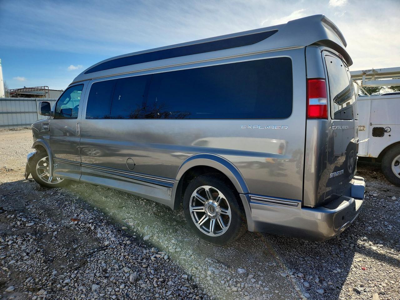 2020 GMC Savana VIN 1GTW7BFG5L1262505 photo 2