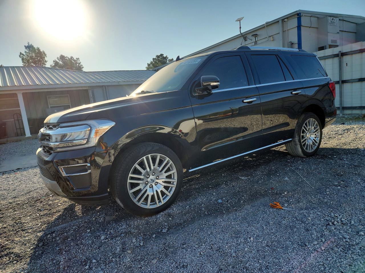 2024 Ford Expedition VIN 1FMJU1K81REA97903 photo 1