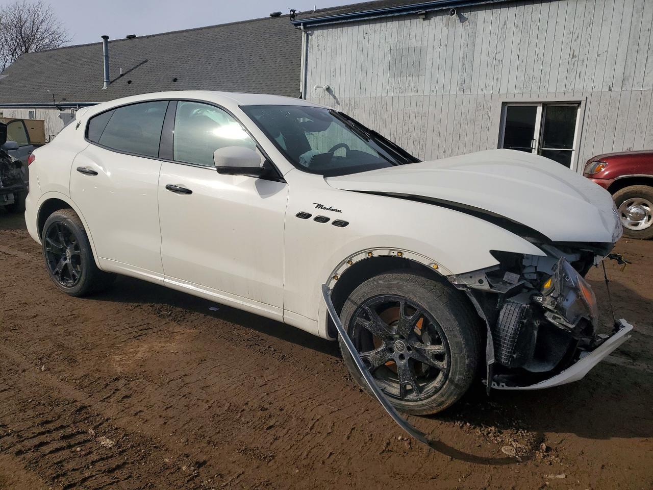 2023 MASERATI All other VIN ZN661YUM7PX414668 photo 4