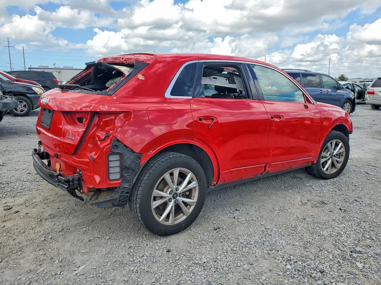2023 AUDI Q3 VIN WA1DECF34P1042725 photo 3
