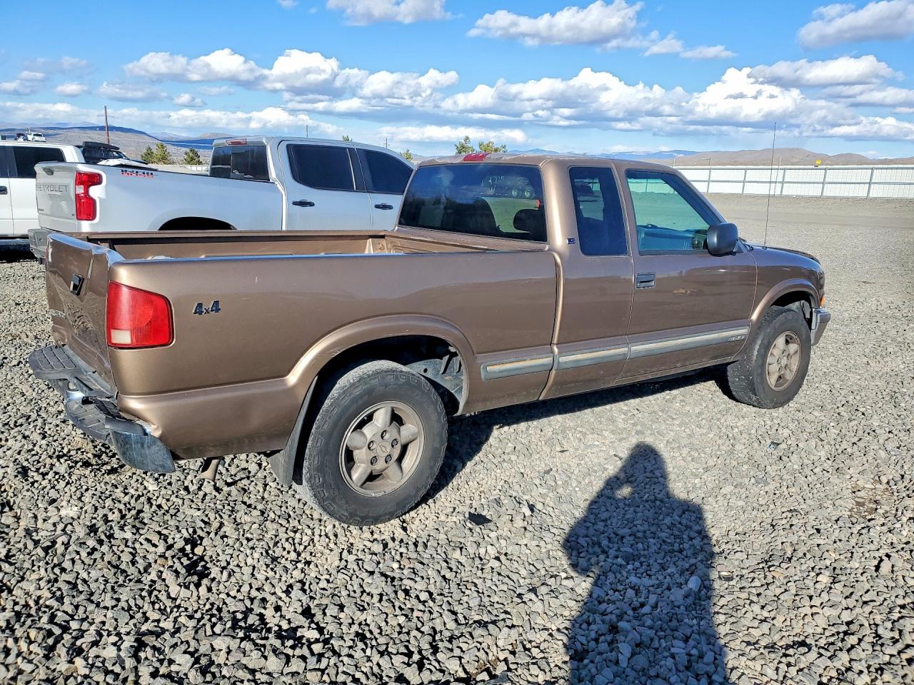 2003 CHEV S10 VIN 1GCDT19X938187100 photo 3