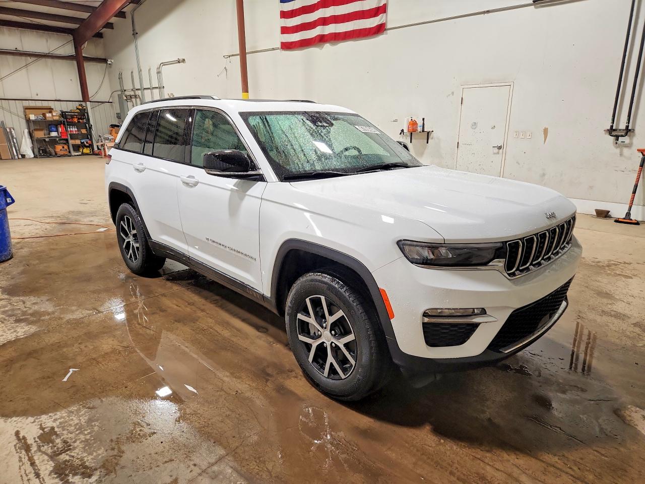 2025 JEEP Cherokee VIN 1C4RJHBG5SC315813 photo 4
