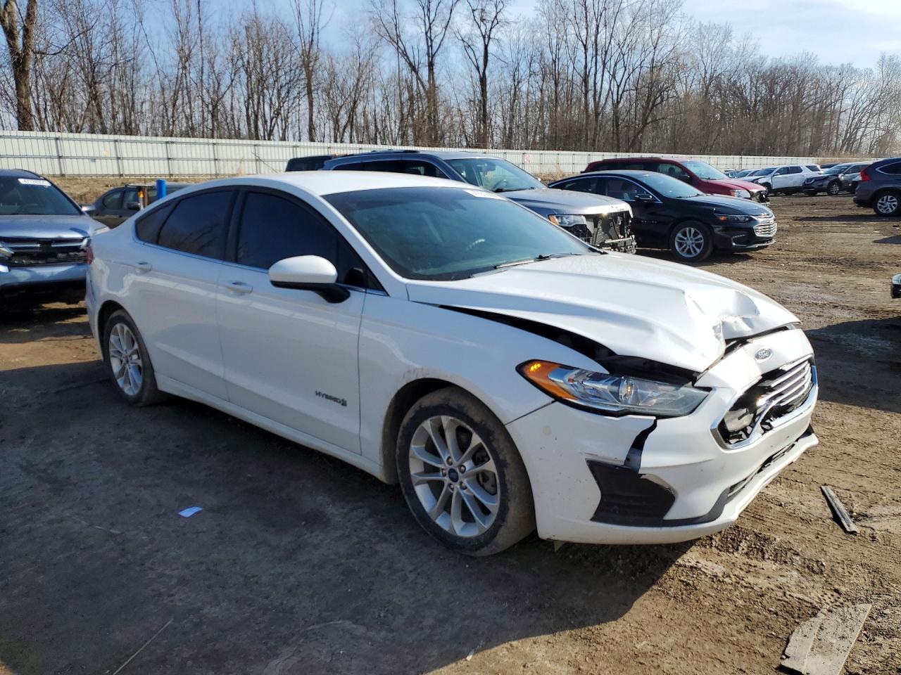 2019 Fusion VIN 3FA6P0LU7KR265446 photo 4