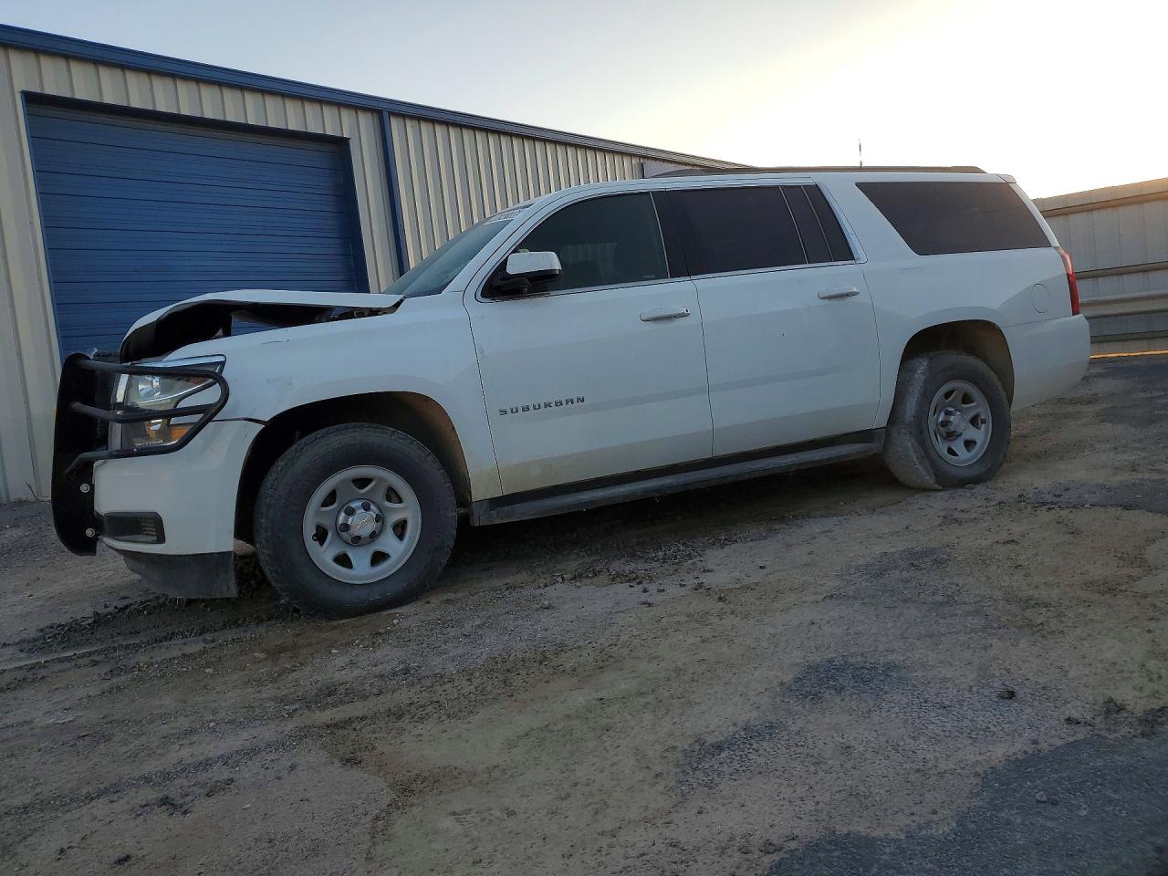 2017 CHEV Suburban VIN 1GNSKKEC4HR355205 photo 1