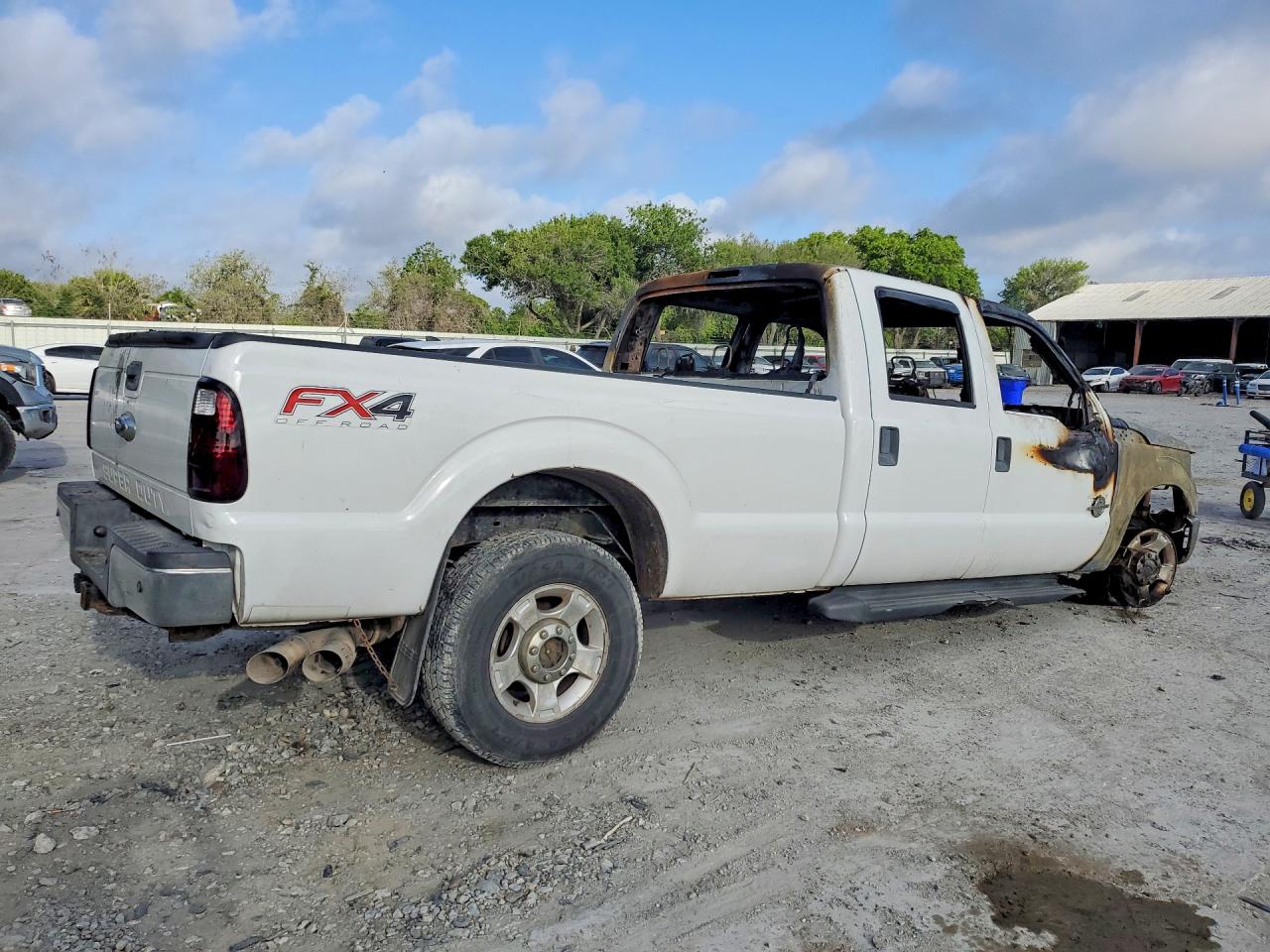 2013 Ford F250 VIN 1FT7W2BT6DEB31832 photo 3