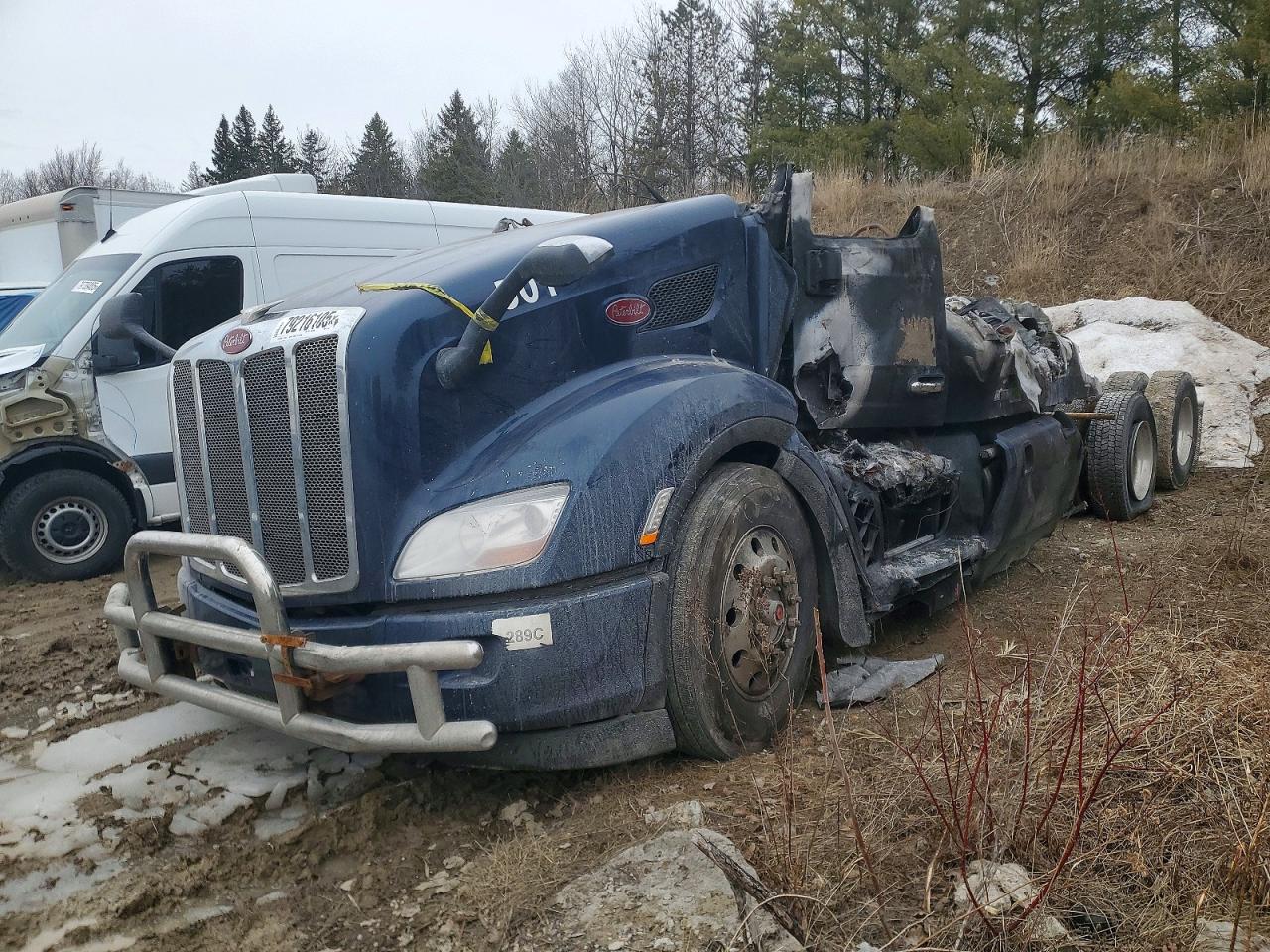 2022 PETERBILT All other VIN 1XPBD49X0ND777264 photo 2
