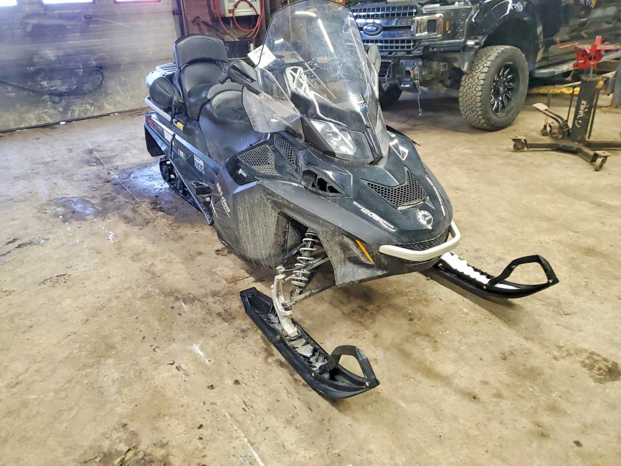 2016 SKI SNOWMOBILE VIN YH2SSRGC7GR000198 photo 1