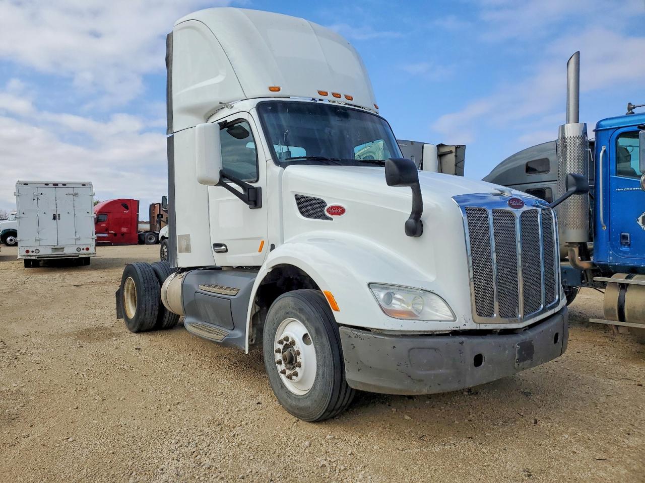 2016 PETERBILT All models VIN 1XPBA48XXGD339834 photo 1