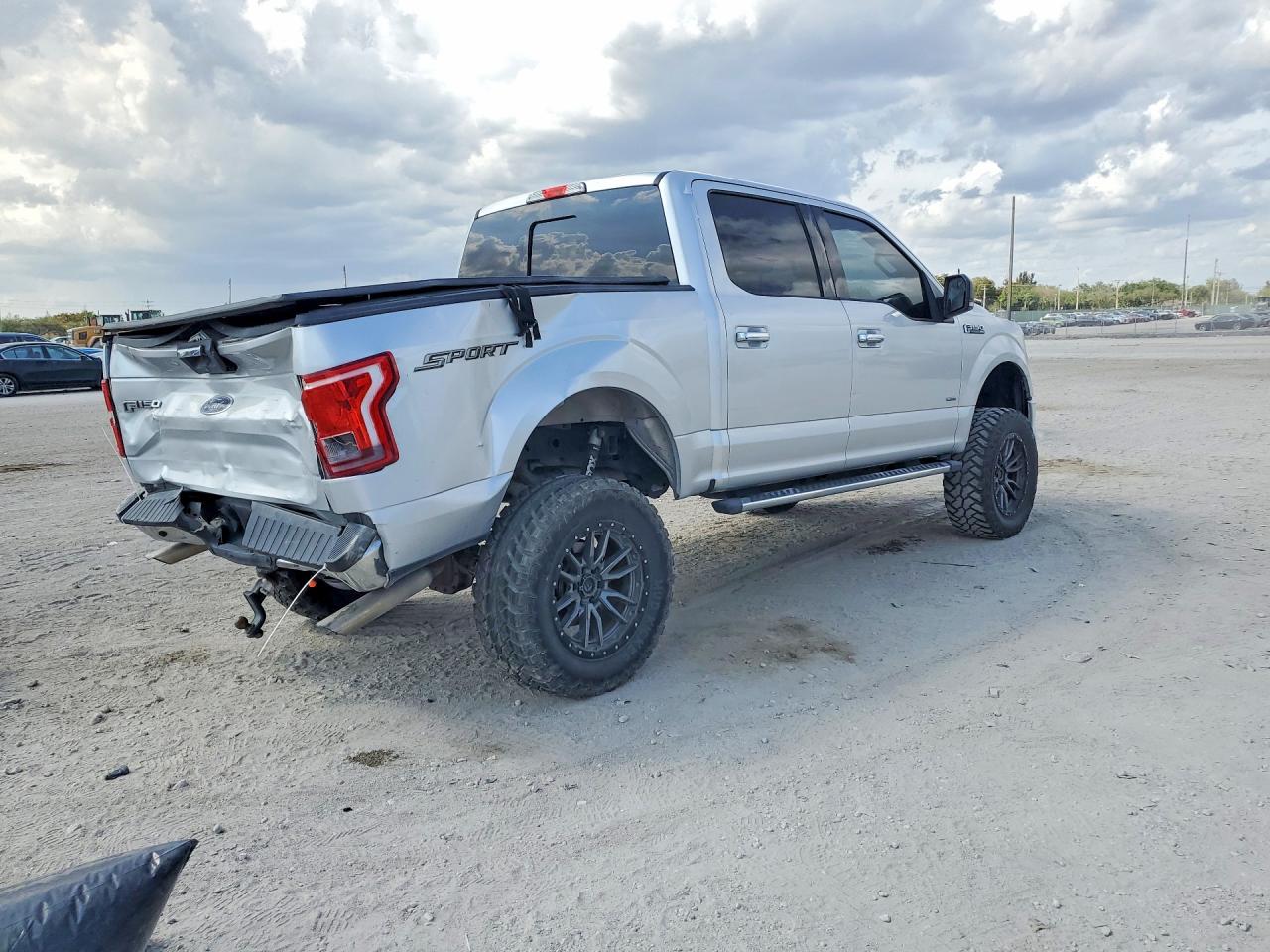2017 FORD All models VIN 1FTEW1CPXHFB06032 photo 3