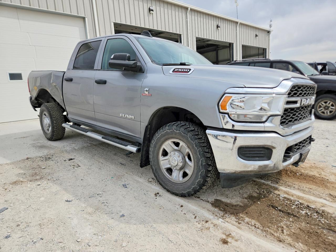 2020 Ram 2500 VIN 3C6UR5CL1LG147090 photo 4