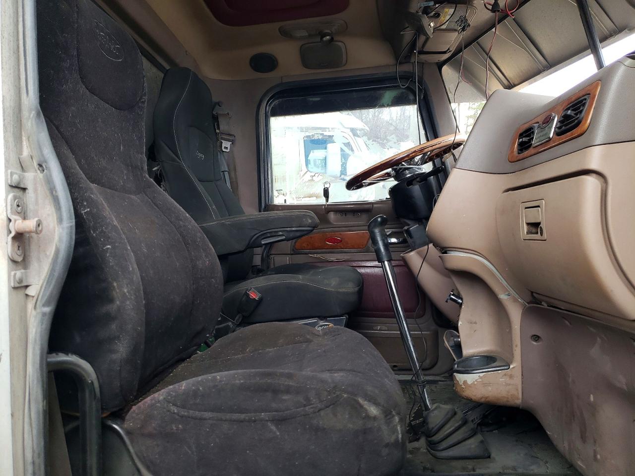 2009 PETERBILT All models VIN 1NPXL4TX49D775745 photo 5