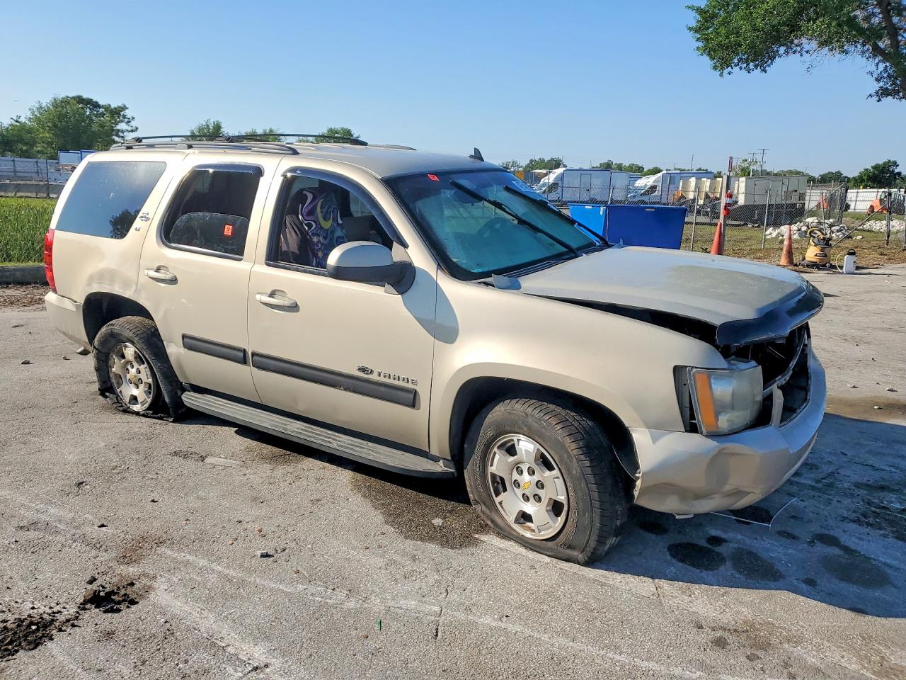 2012 Chevrolet Tahoe VIN 1GNSCBE06CR105802 photo 4