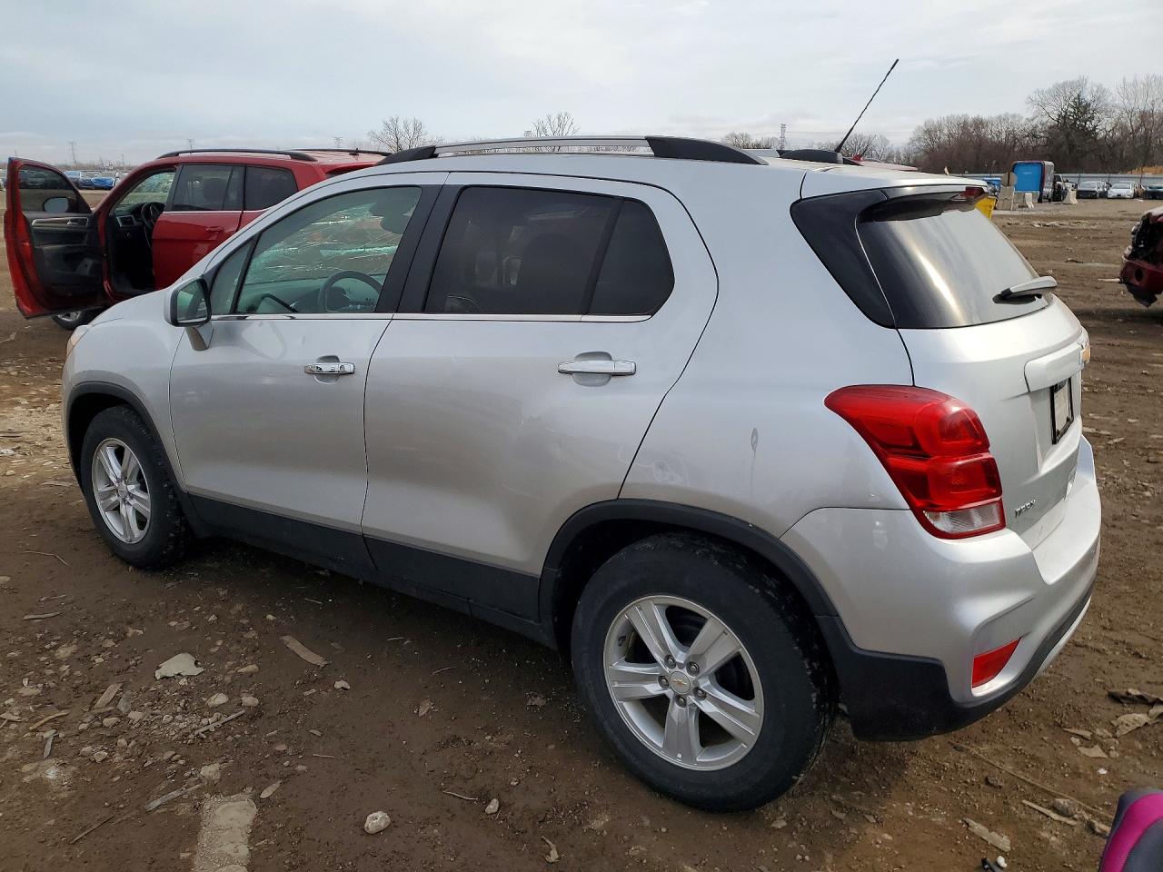 2019 CHEV Trax VIN KL7CJLSB1KB895058 photo 2