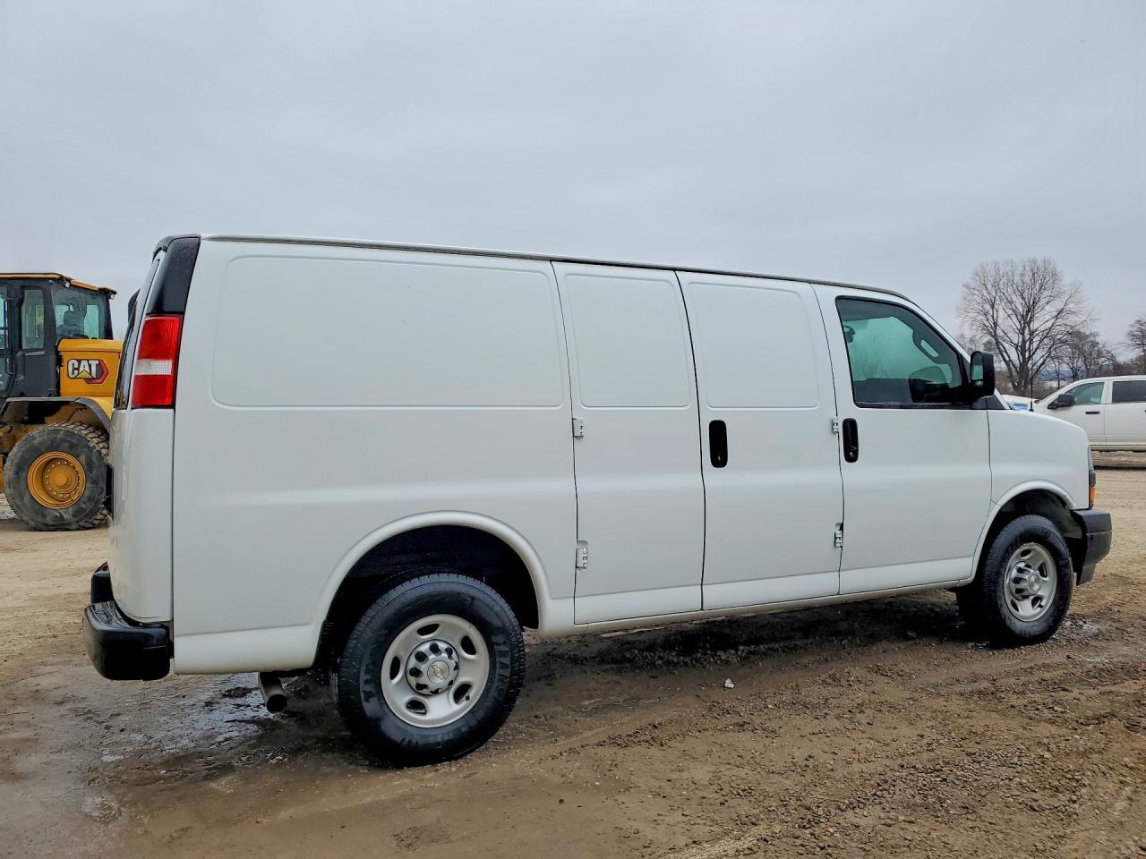 2021 CHEVROLET Express VIN 1GCWGAFP2M1259539 photo 3