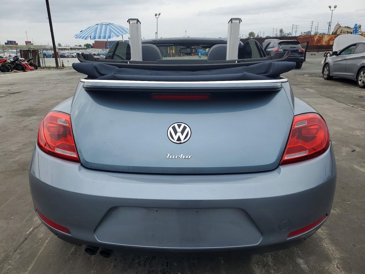 2016 Volkswagen Beetle VIN 3VW507AT0GM811762 photo 6