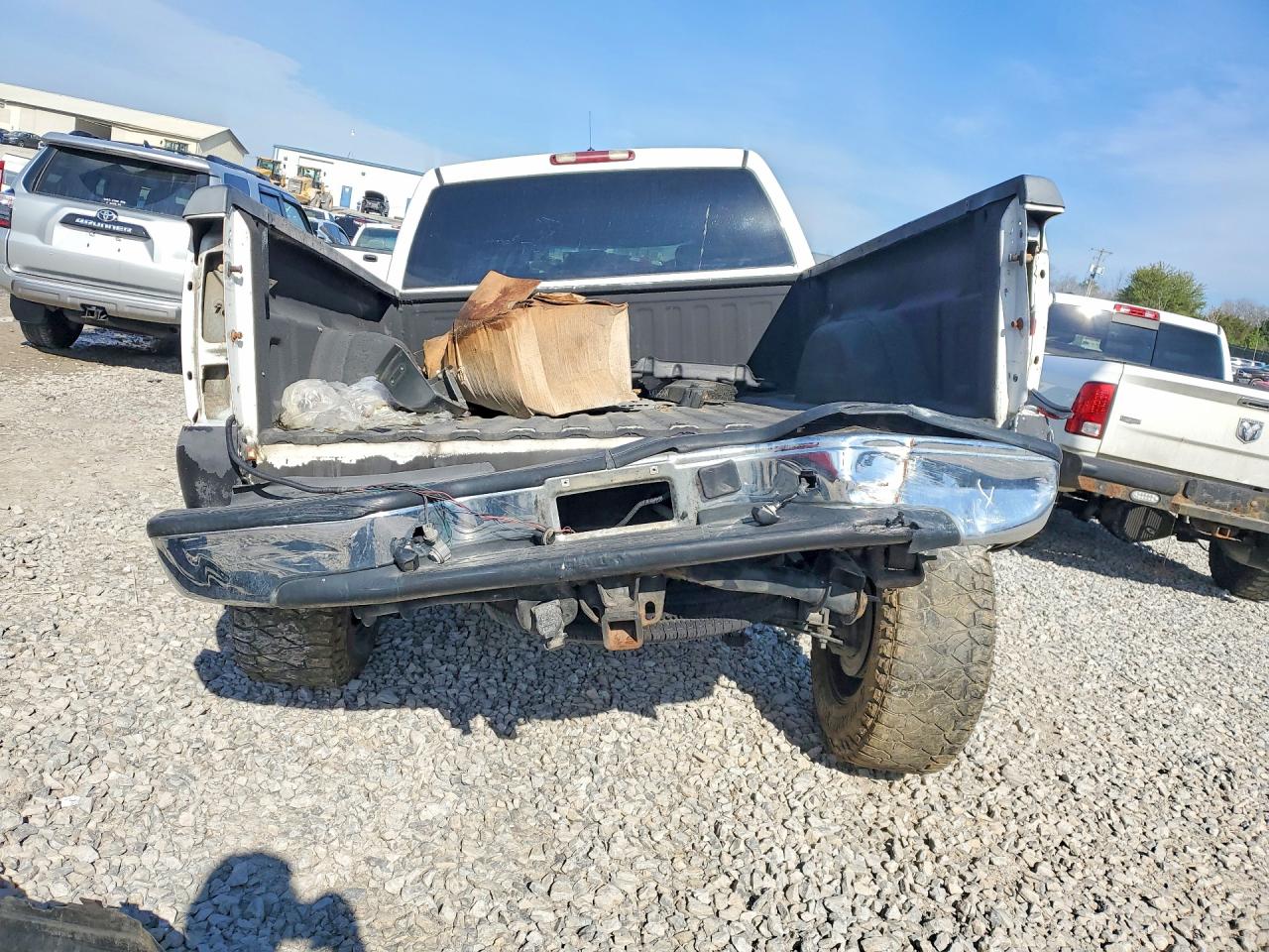 2004 Chevrolet All models VIN 1GCHK23254F185302 photo 6