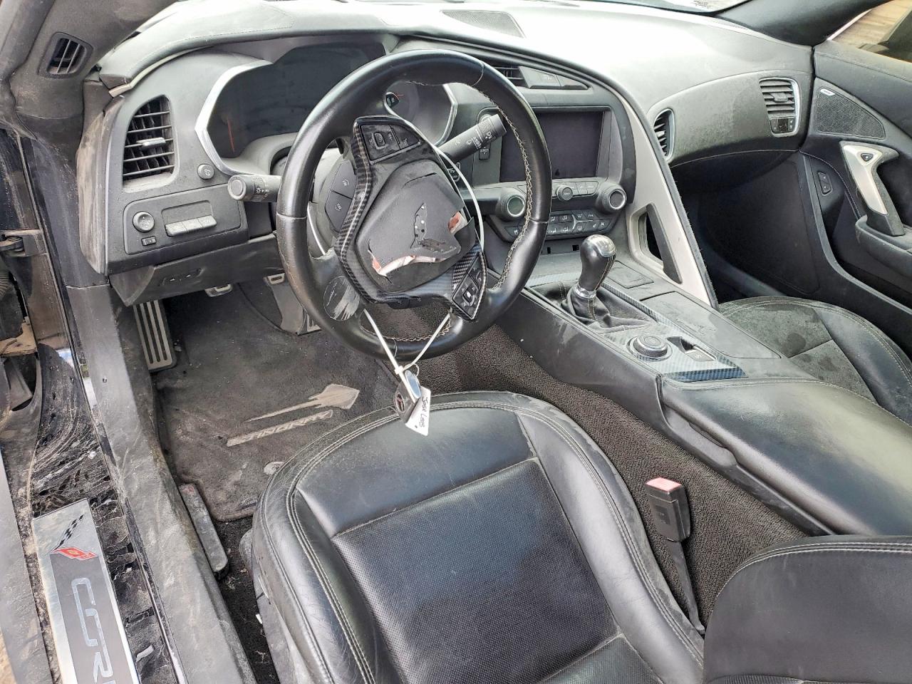 2015 Chevrolet Corvette VIN 1G1YE2D78F5104697 photo 8
