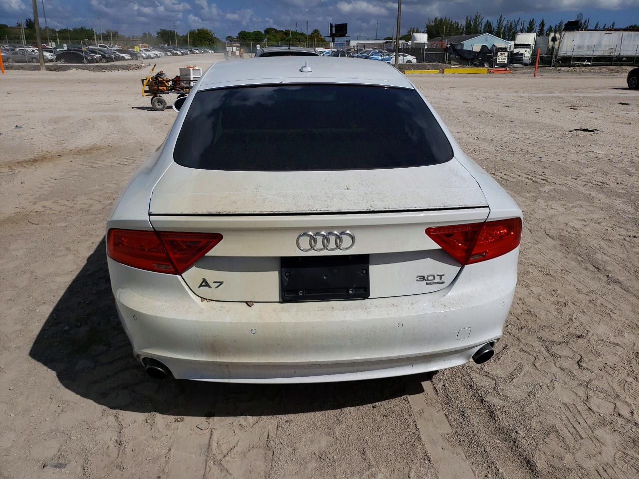 2014 Audi A7 VIN WAUWGAFC1EN030242 photo 6