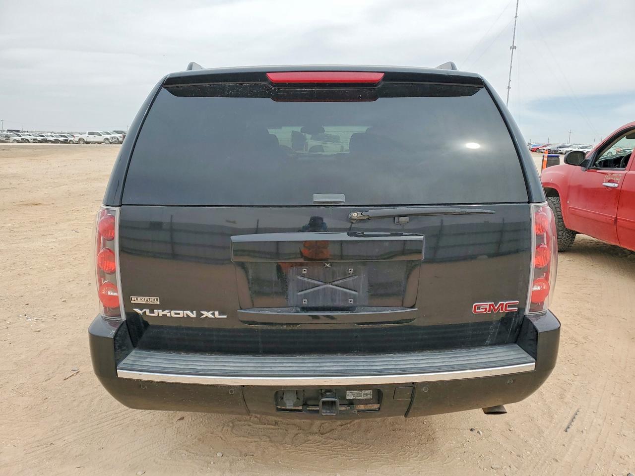 2011 GMC Yukon xl VIN 1GKS2MEF6BR398986 photo 6