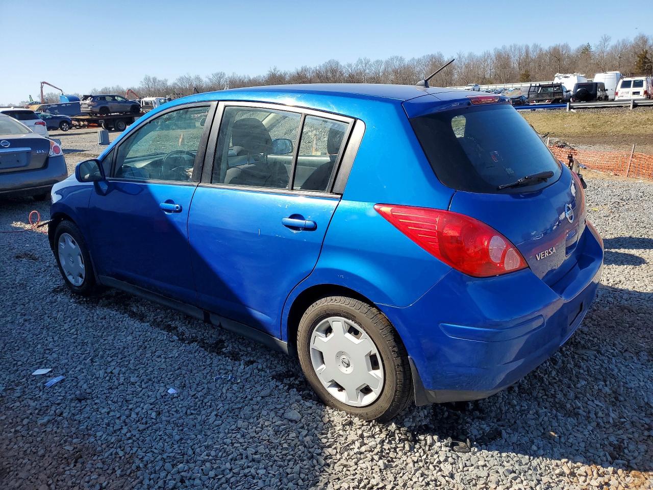 2007 Nissan Versa VIN 3N1BC13E17L412070 photo 2