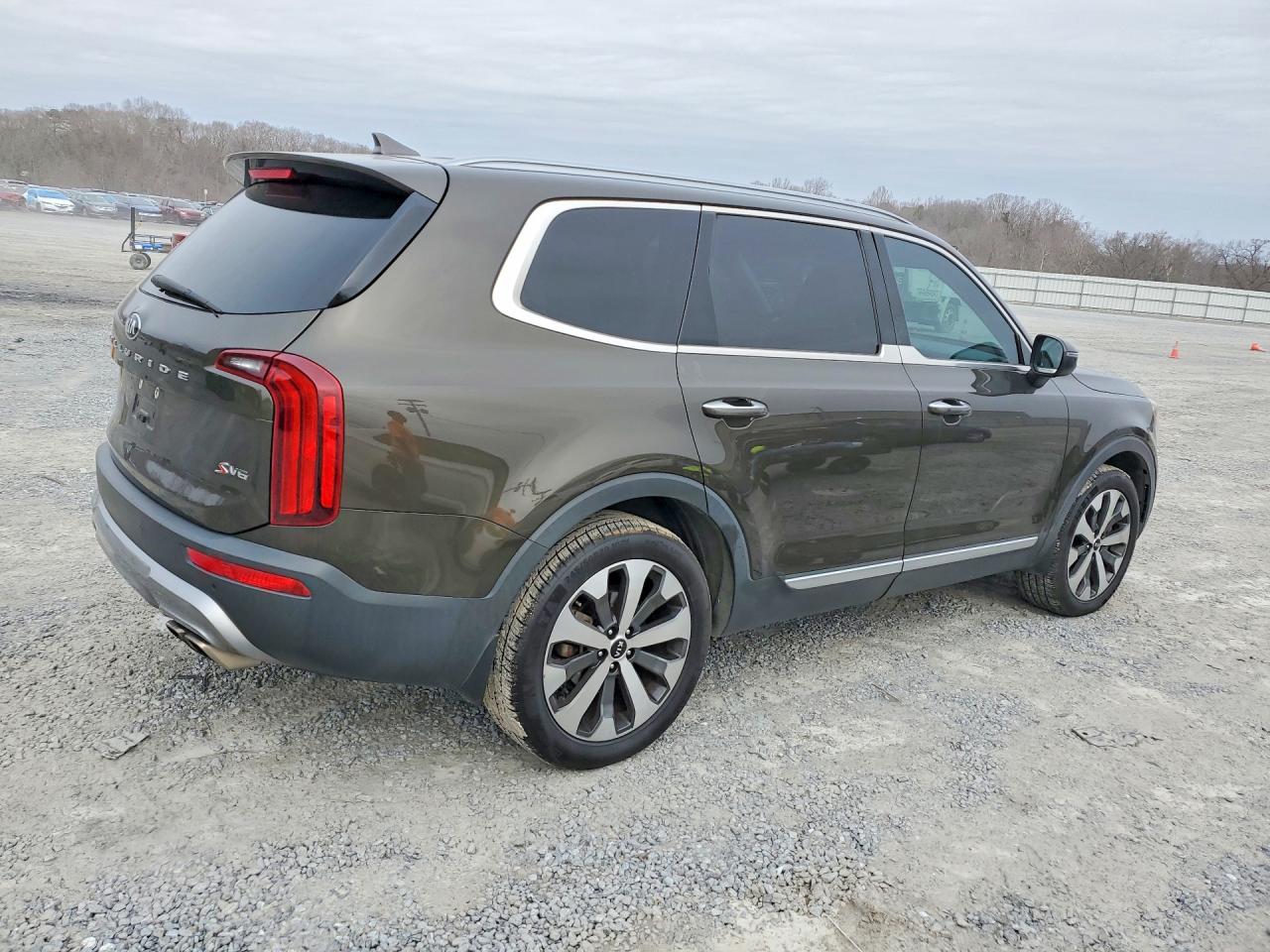 2021 KIA Telluride VIN 5XYP64HC8MG139537 photo 3