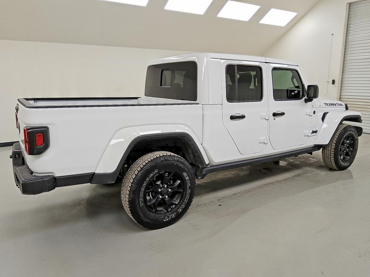 2024 Jeep Gladiator VIN 1C6HJTAG3RL133979 photo 3