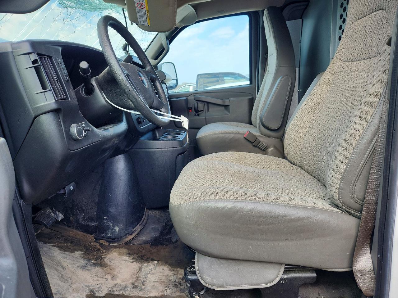 2023 GMC Savana VIN 1GTW7AFP1P1179511 photo 7