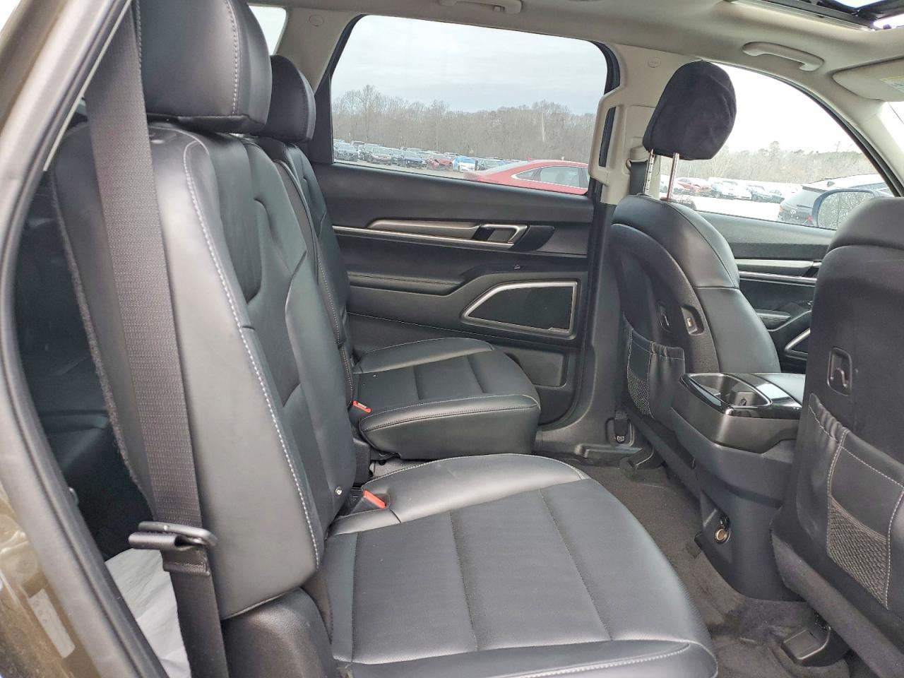 2021 KIA Telluride VIN 5XYP64HC8MG139537 photo 11