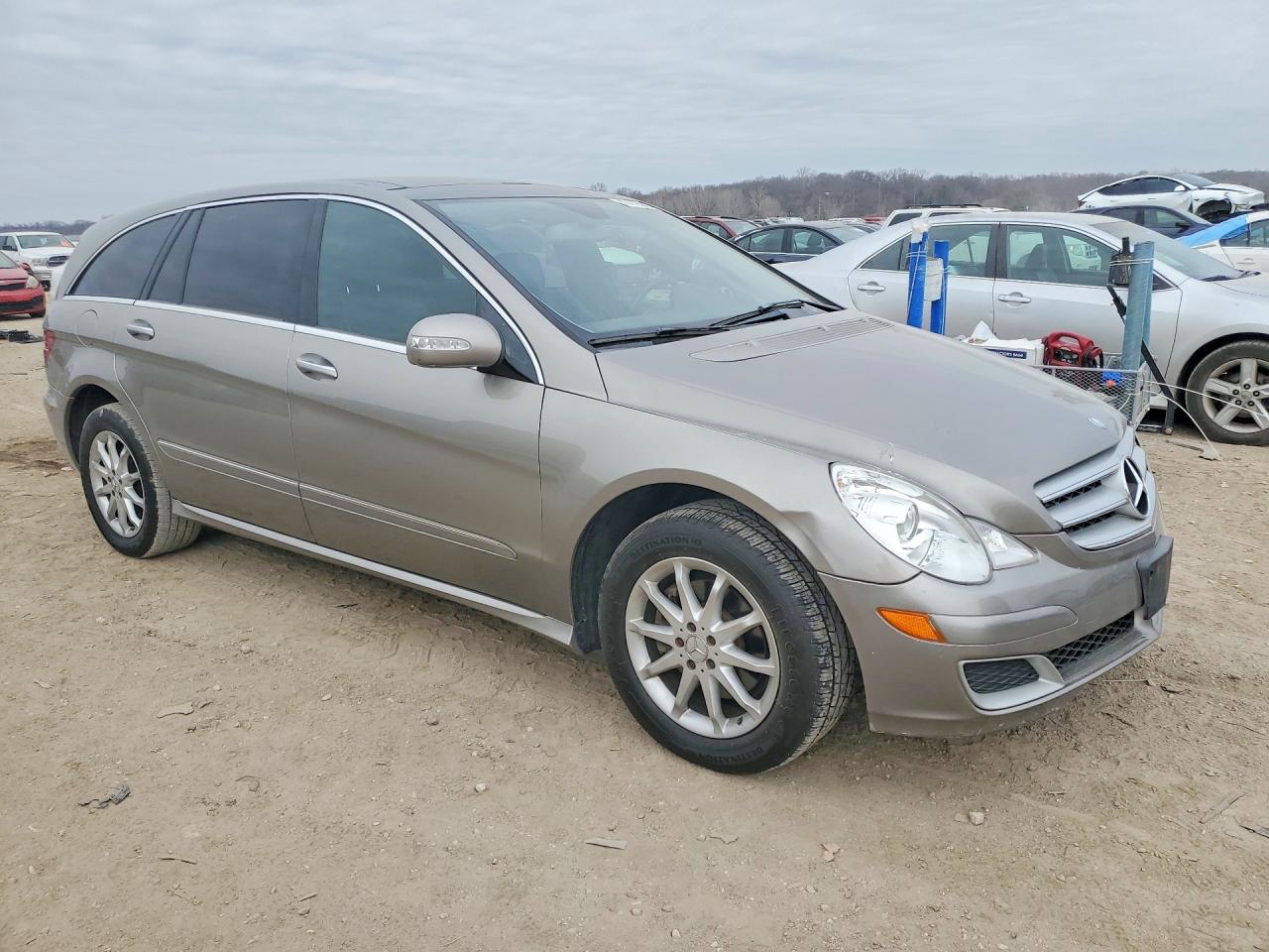 2007 Mercedes-Benz R-class VIN 4JGCB65E77A038503 photo 4