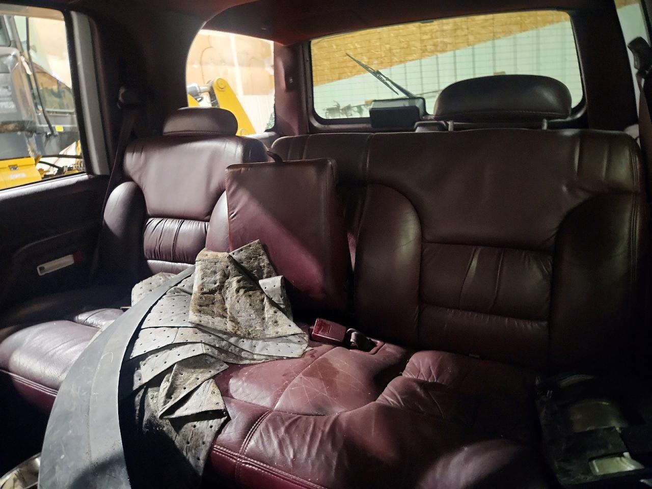 1999 GMC Yukon VIN 1GKEK13R9XJ725251 photo 10