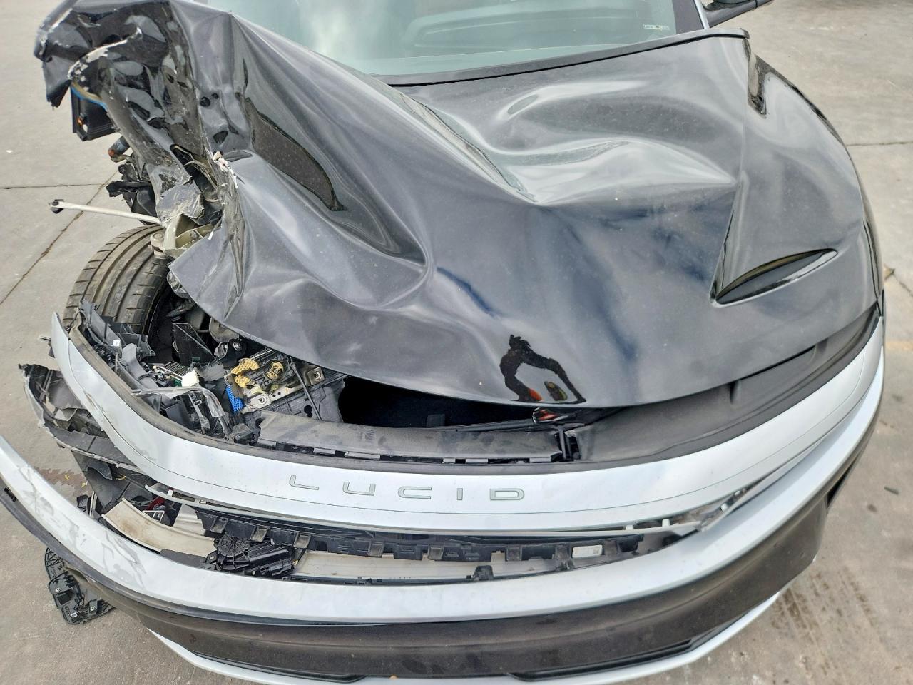 2022 LUCID Air VIN 50EA1GBA0NA002957 photo 11