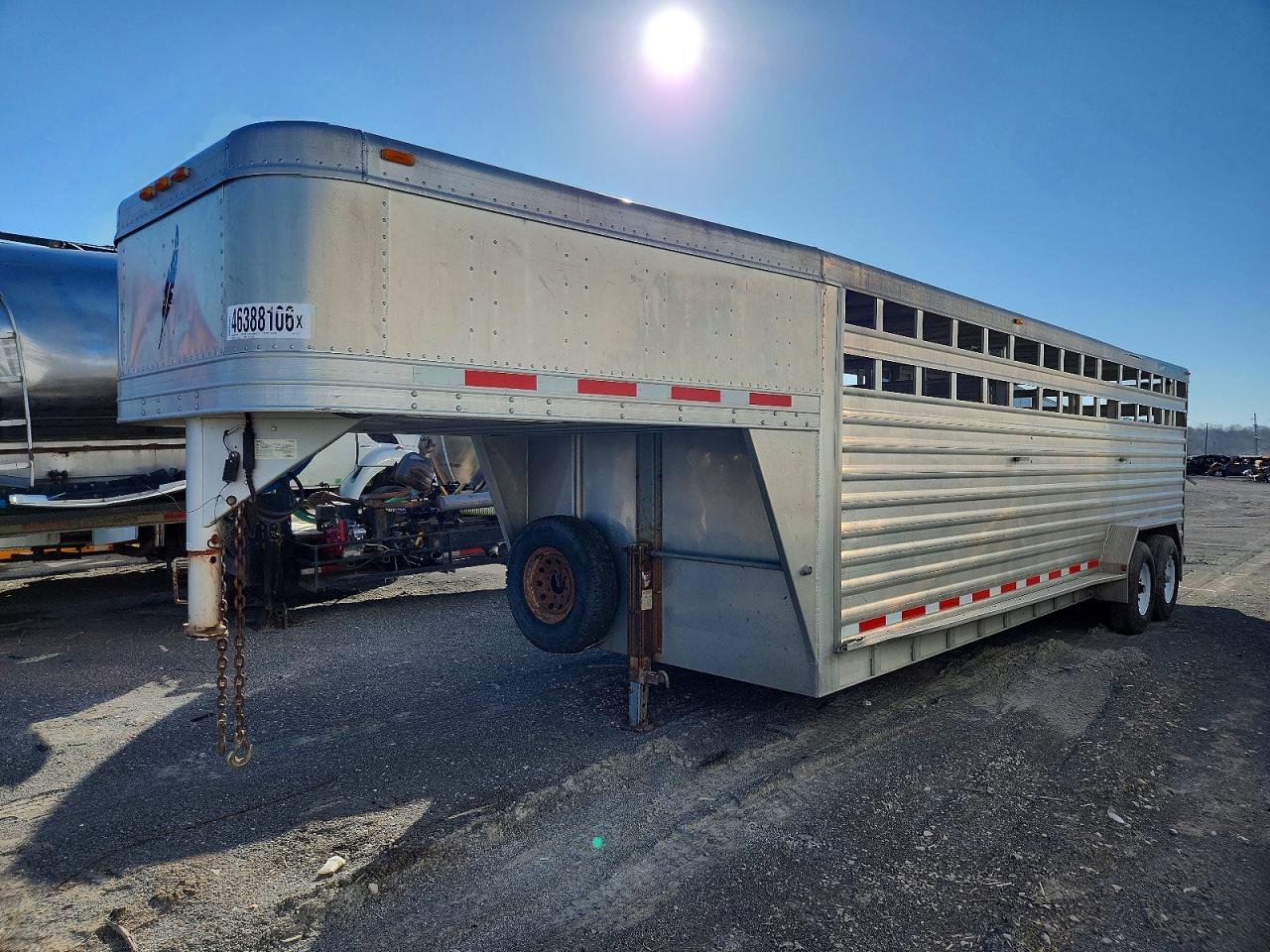 2010 FEATHERLITE 8127 VIN 4FGB22420AC115721 photo 2