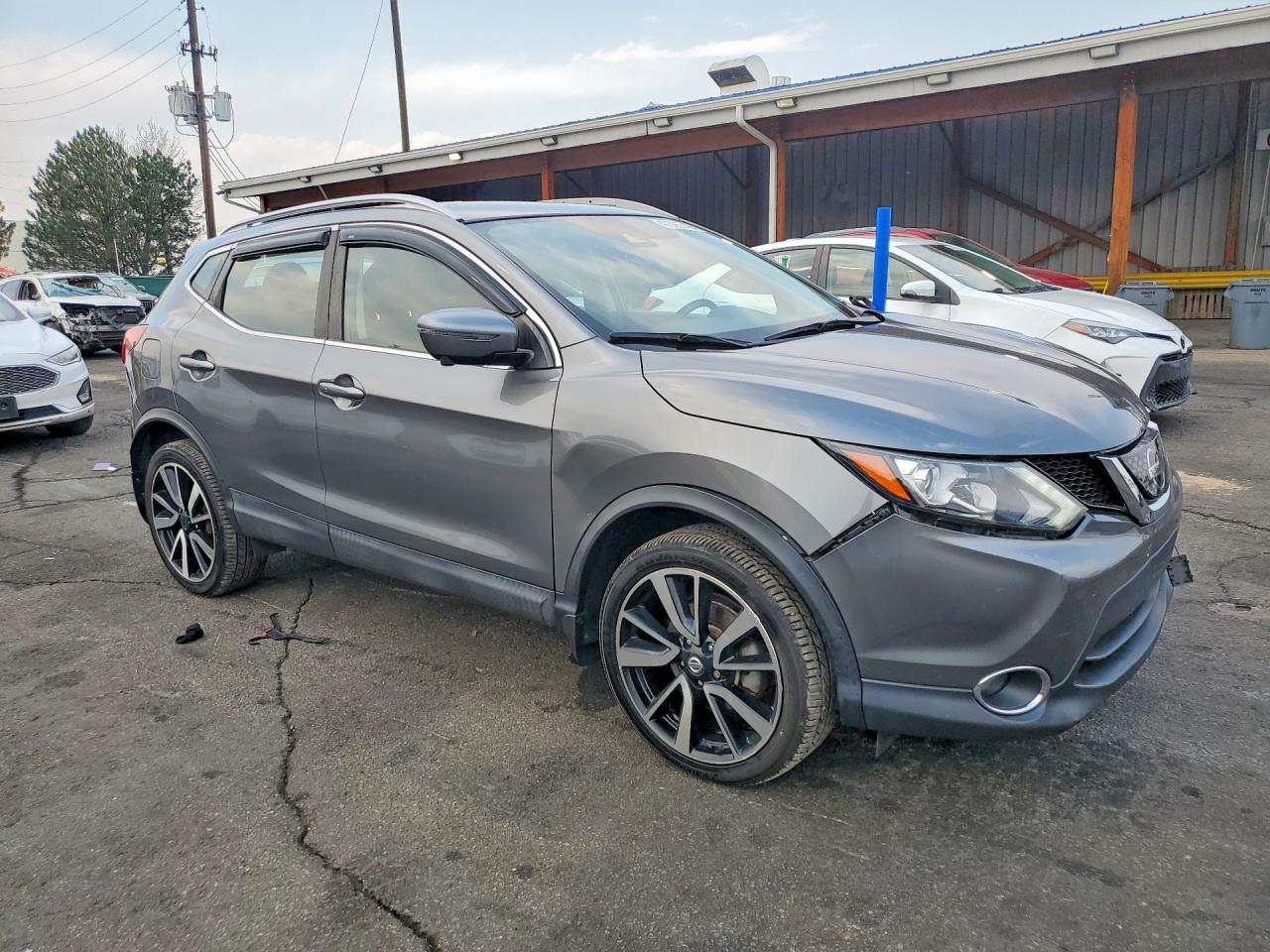2018 Nissan Rogue VIN JN1BJ1CR9JW261537 photo 4