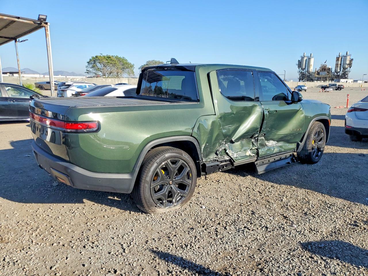 2025 Rivian Rit VIN 7FCTGCAP2SN038240 photo 3