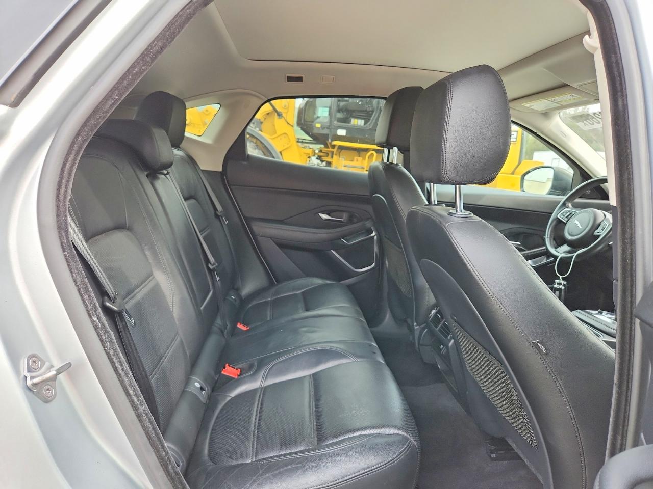 2018 Jaguar Etype VIN SADFJ2FX7J1Z09571 photo 11