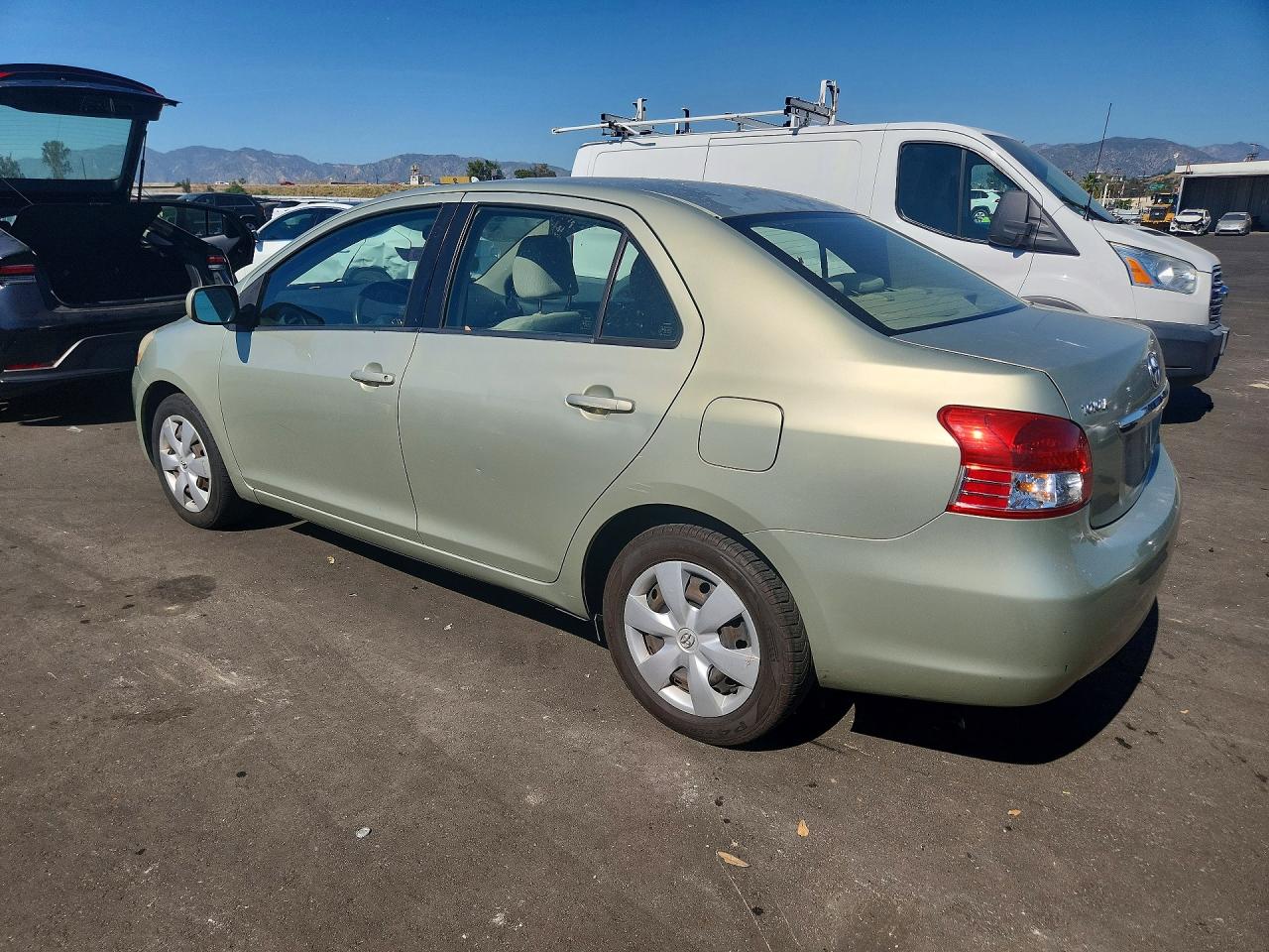 2007 TOYT Yaris VIN JTDBT923071154630 photo 2