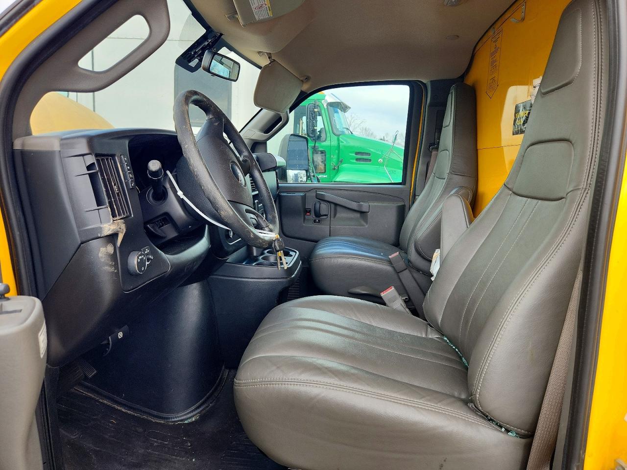 2023 GMC Savana VIN 7GZ37TC71PN003363 photo 7