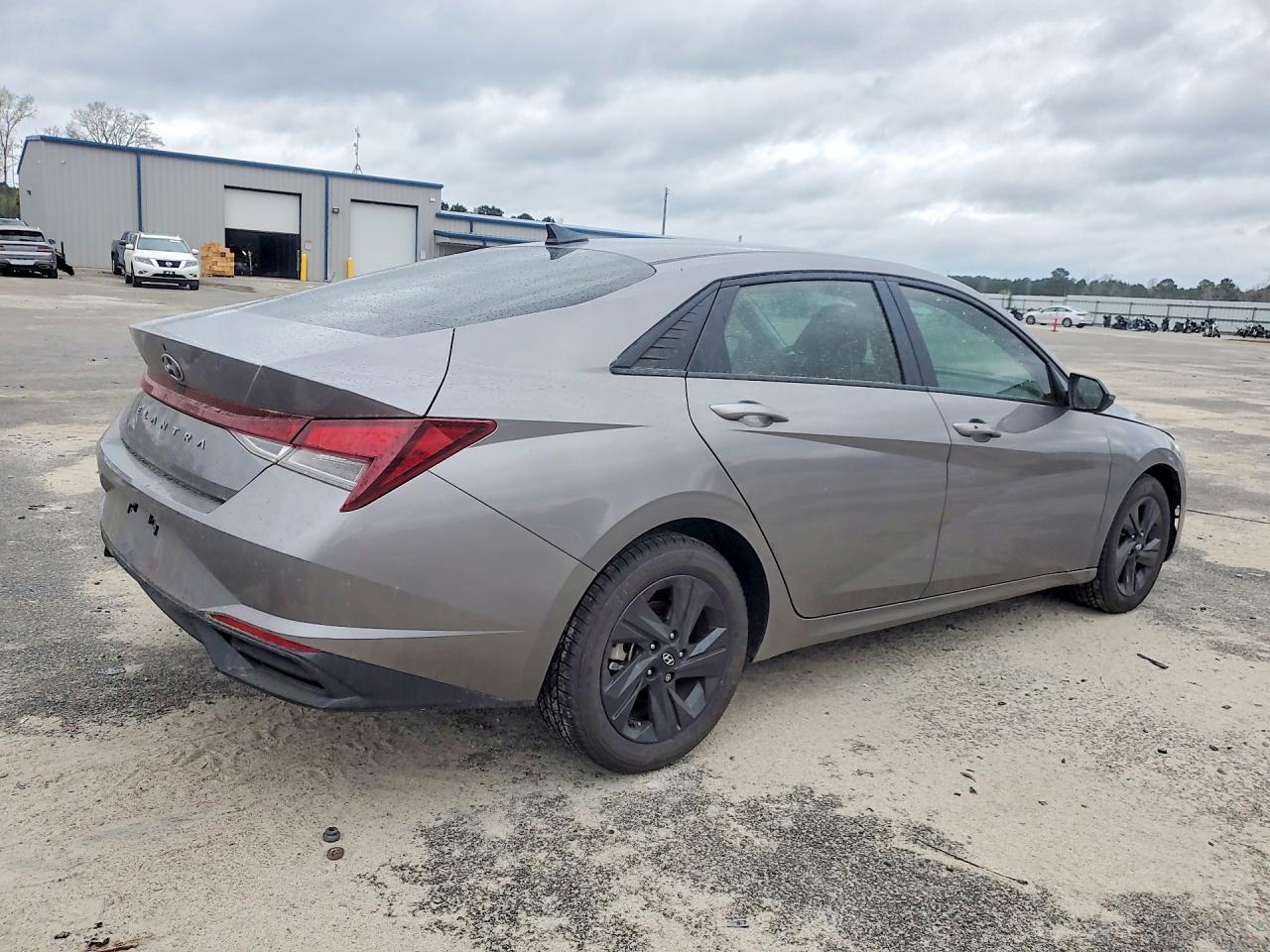 2023 Hyundai Elantra VIN KMHLM4AG0PU457510 photo 3