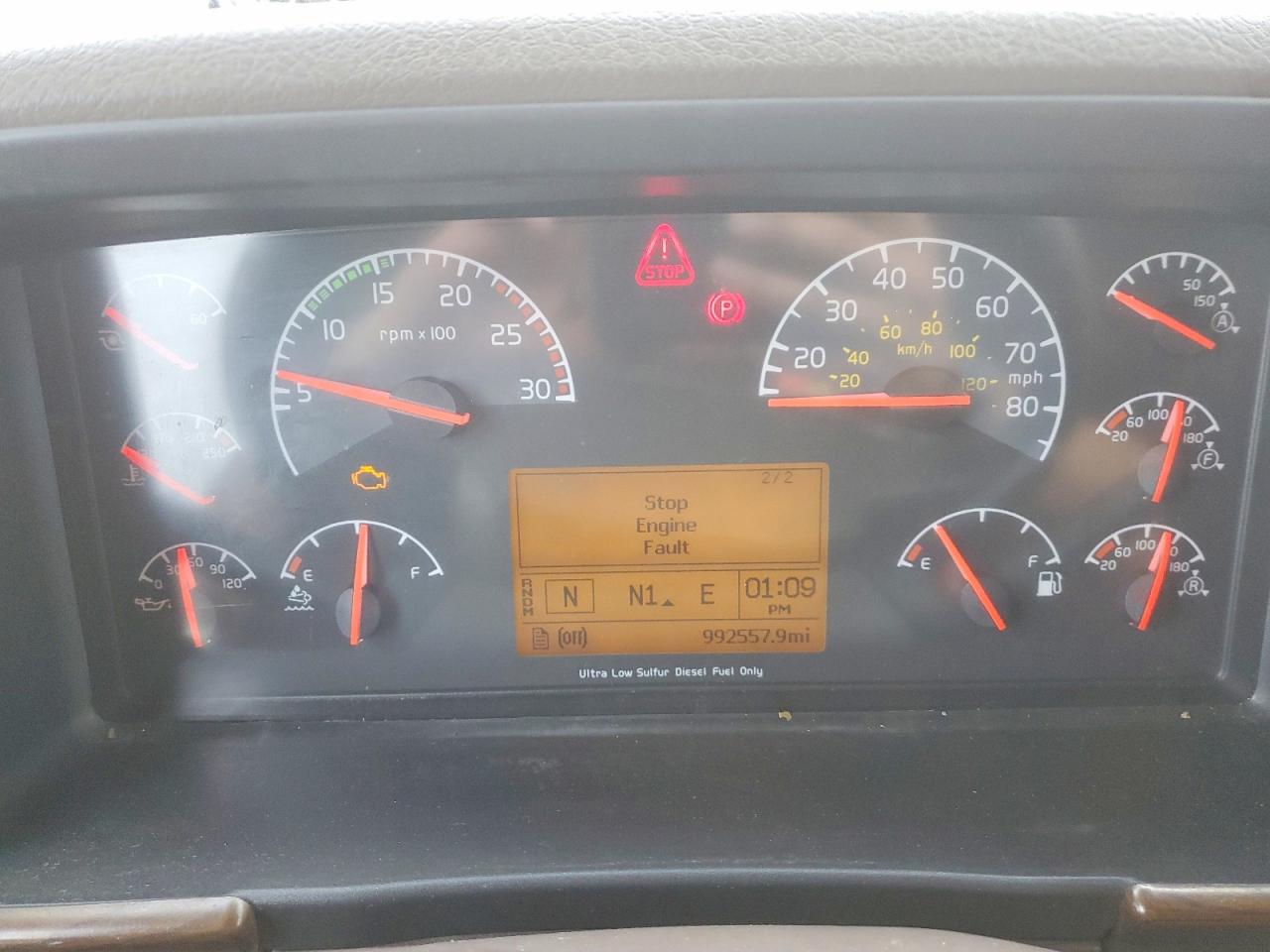 2018 Volvo Vn VIN 4V4NC9EJ1JN895588 photo 8