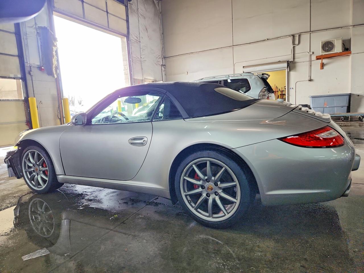 2011 Porsche 911 VIN WP0CA2A90BS740089 photo 2