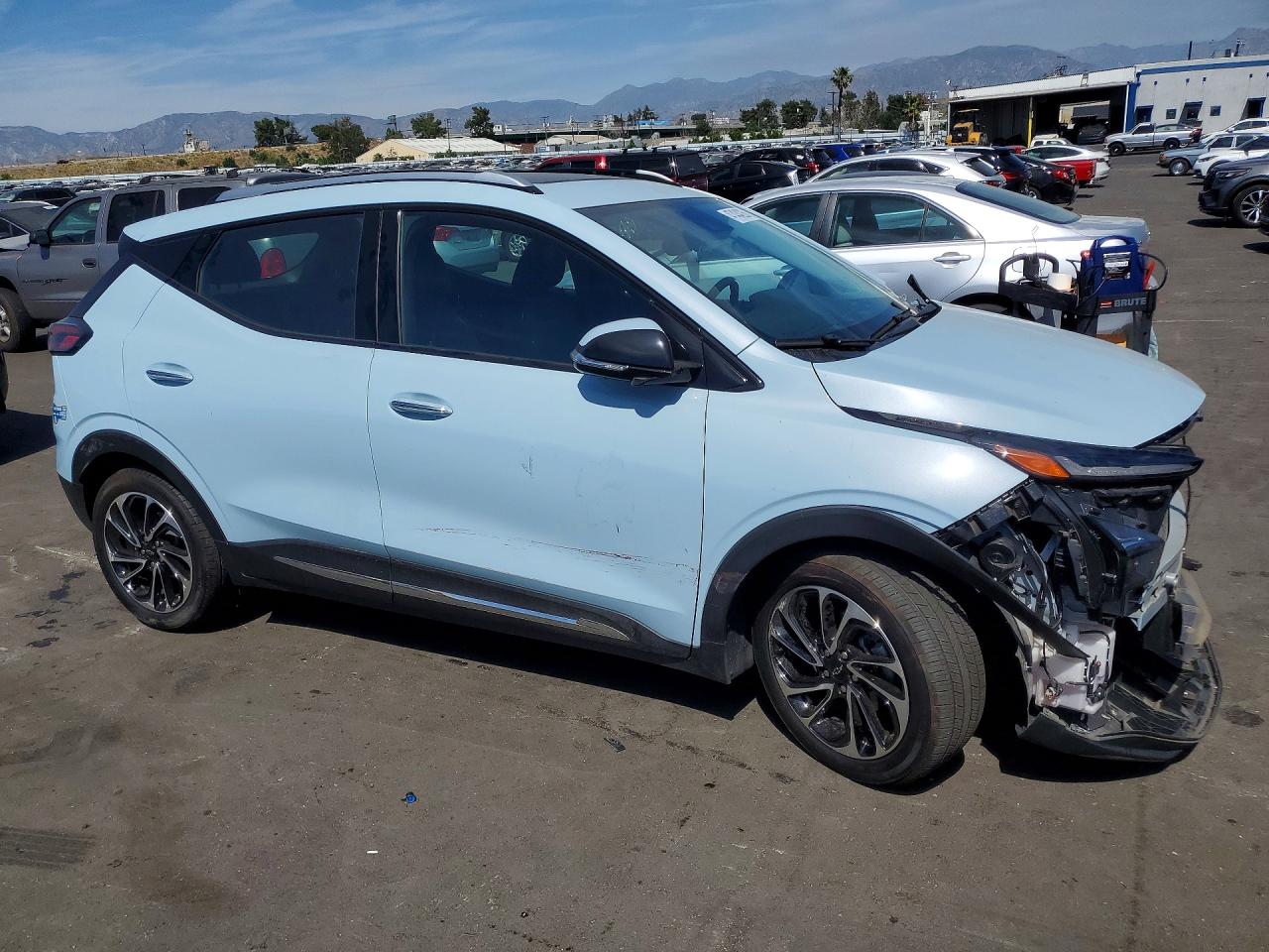 2022 Chevrolet Bolt VIN 1G1FZ6S02N4108953 photo 4