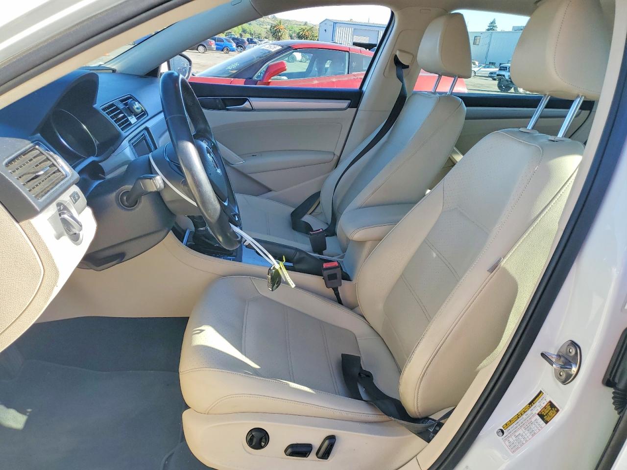2019 VOLKSWAGEN Passat VIN 1VWLA7A34KC010069 photo 7