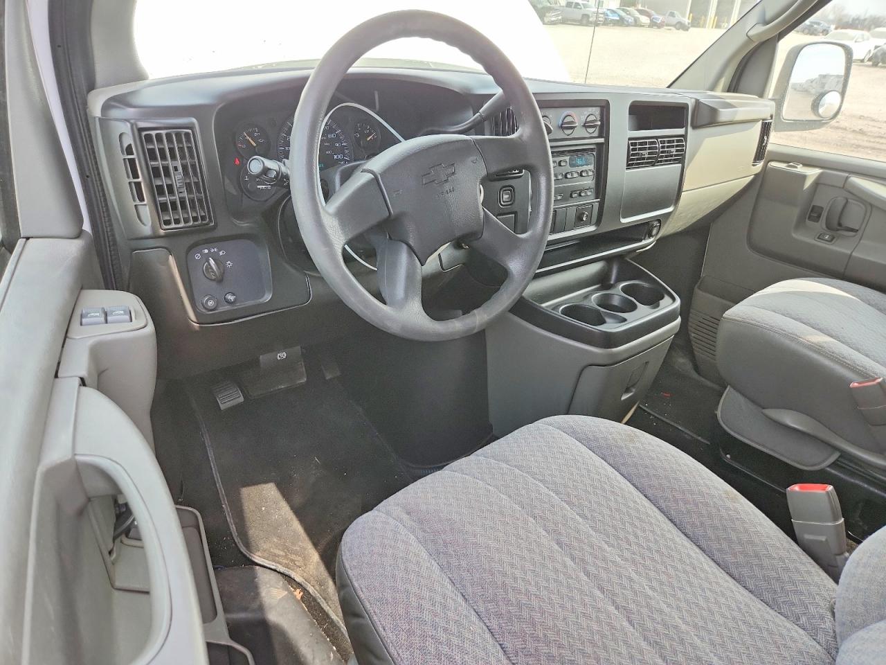 2007 CHEV Express VIN 1GAHG39U371166676 photo 8